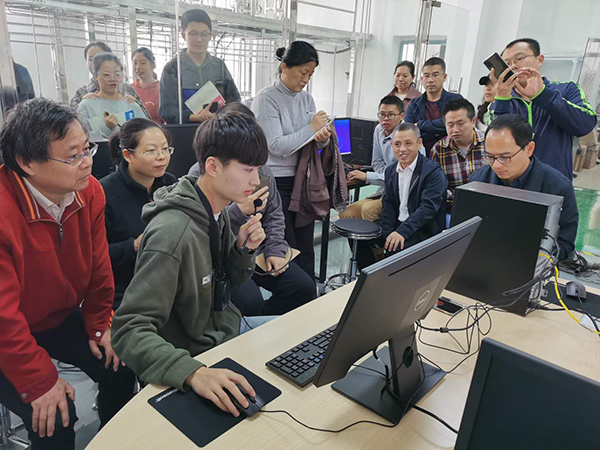 公司赴江西農(nóng)業(yè)大學(xué)進(jìn)行項目培訓(xùn)